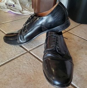 Dress shoes